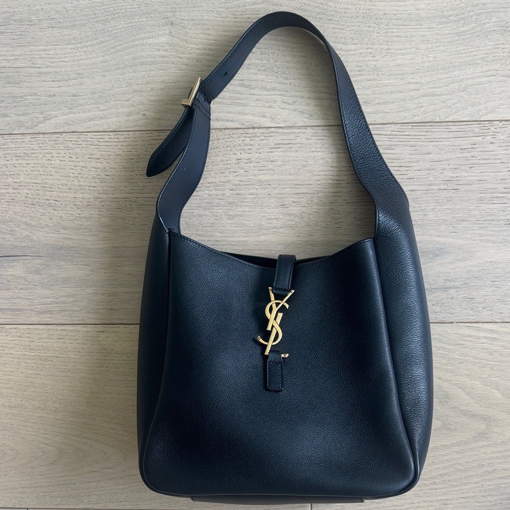 Yves Saint Laurent, Le 5 et 7 small shoulder bag